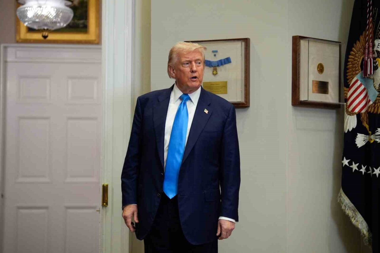 Trump’tan Rusya’ya gözdağı: “2 nükleer denizaltının uygun bölgelere konuşlandırılması talimatını verdim”