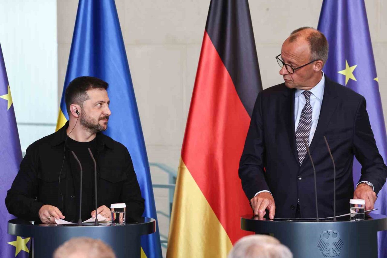 Zelenskiy: “Putin blöf yapıyor, Alaska’daki görüşme öncesi Ukrayna cephesinin her noktasında baskı kurmaya çalışıyor”