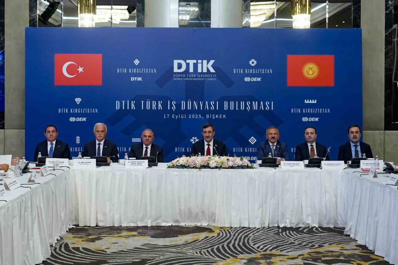 Cumhurbaşkanı Yardımcısı Yılmaz, Kırgızistan’da Türk iş insanlarıyla buluştu