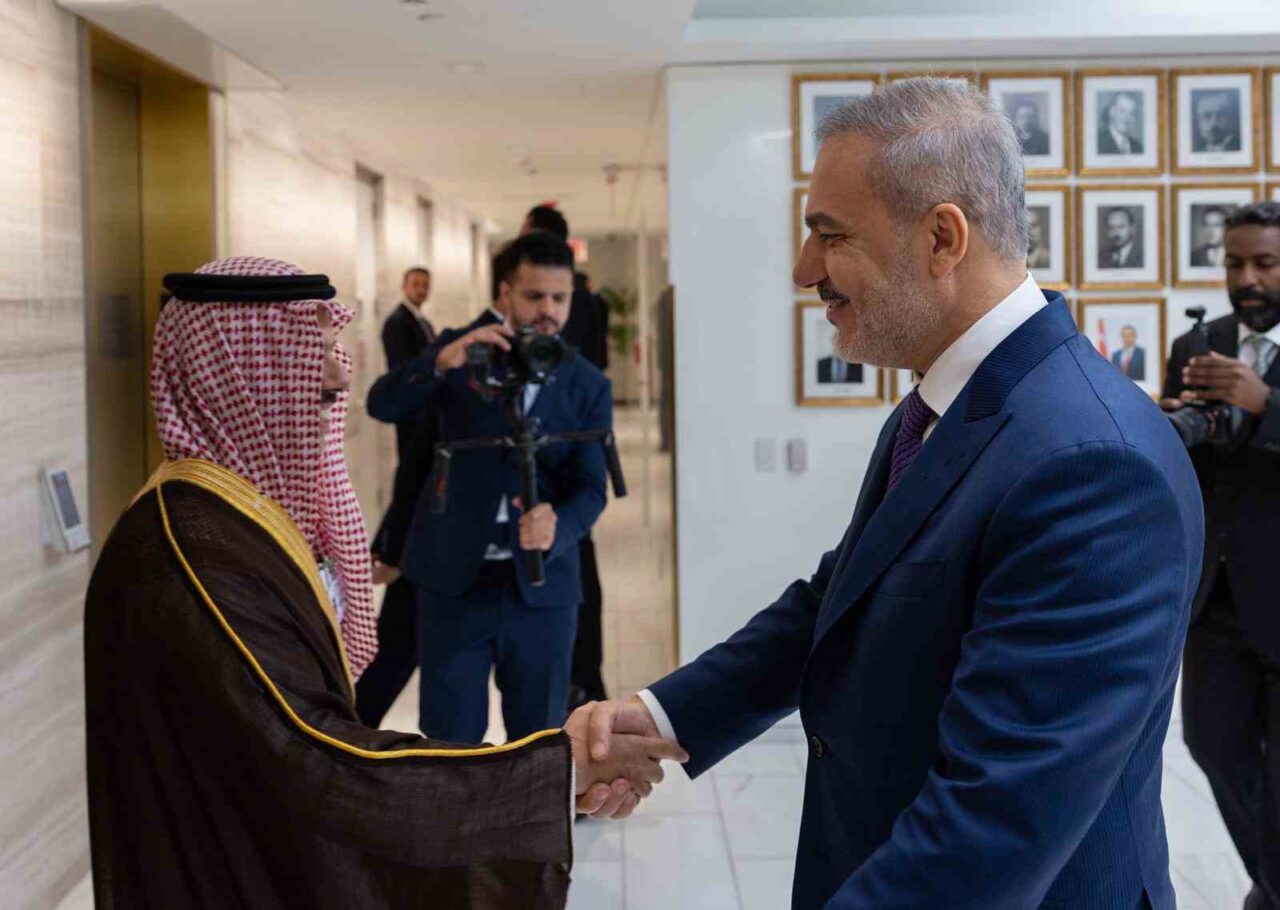 Dışişleri Bakanı Fidan, Suudi Arabistan Dışişleri Bakanı Al Suud ile görüştü