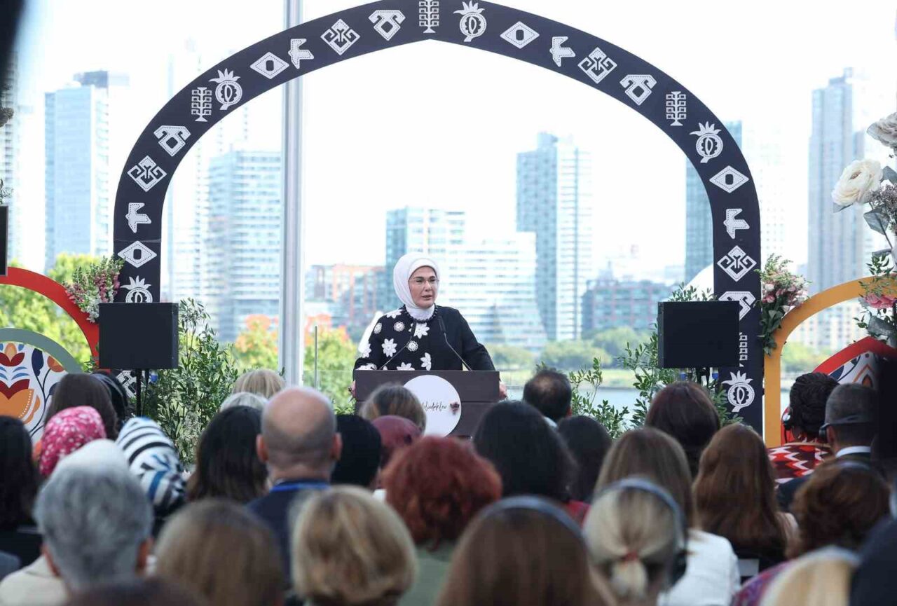 Emine Erdoğan, New York’ta “Anadoludakiler: Kapıların Ardındaki Hazineler” programında konuştu
