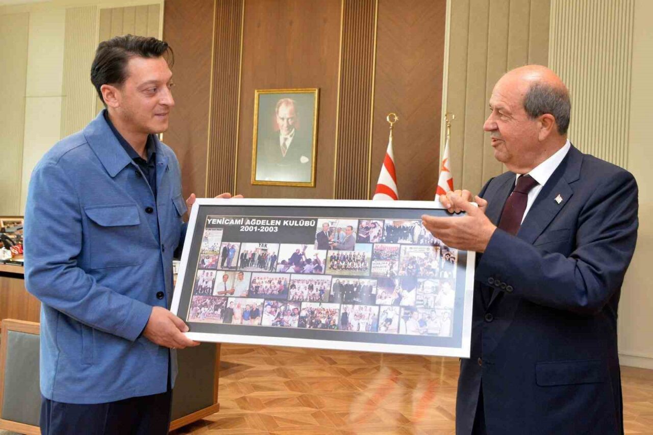 Mesut Özil’den FIFA ve UEFA’ya KKTC Çağrısı