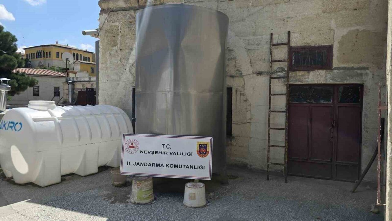 Nevşehir’de 8 bin litre sahte içki ele geçirildi
