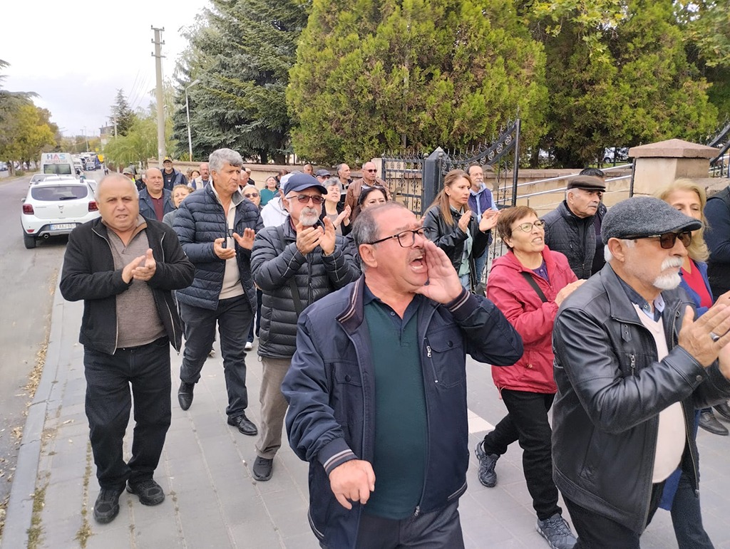 Hacıbektaş’ta Huzurevlerinin Kapatılmasına Tepki: “Büyüklerimizin Huzuruyla Oynamayın