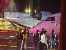 ABD’de LaGuardia Havalimanı’nda taksi sırasında iki yolcu uçağı çarpıştı: 2 yaralı
