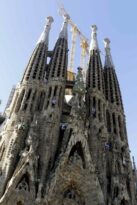 Barselona’daki La Sagrada Famlia, dünyanın en uzun kilisesi unvanını aldı