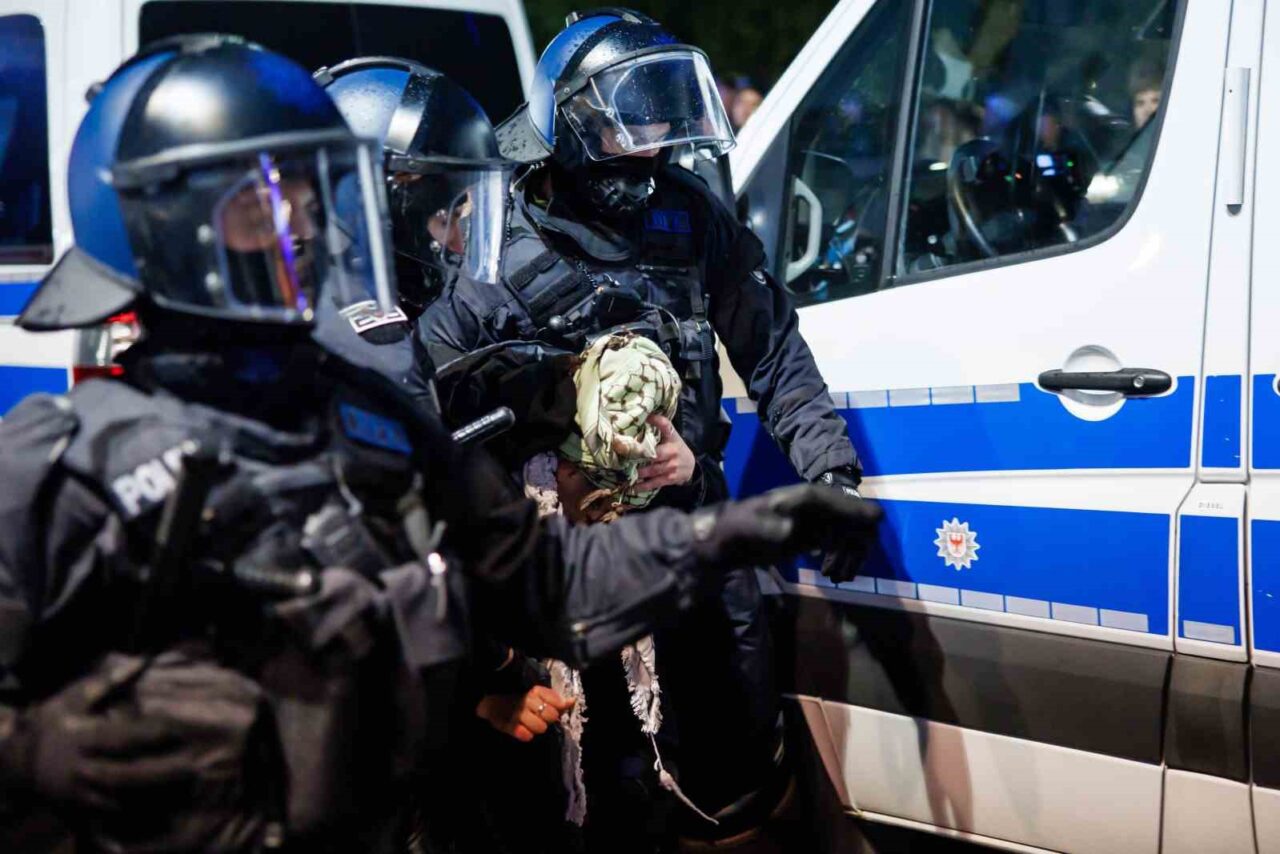 Berlin’deki Filistin’e destek gösterisinde 193 kişiye gözaltı