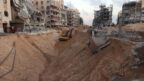 Gazze’de yıkıntılar altında kaybolan esirler, Mısır’a ait araç ve ekipmanlar ile aranıyor