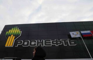 İngiltere’den Rus petrol şirketleri ve ortaklarına yaptırım