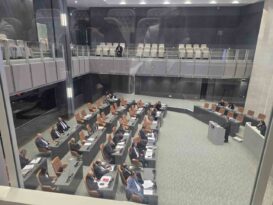 KKTC Meclisi’ndeki “iki devletli çözüm” oturumunda muhalefet partisi milletvekilleri oturumu terk etti