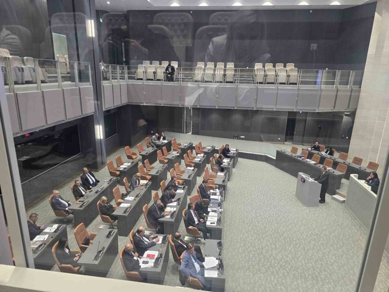 KKTC Meclisi’ndeki “iki devletli çözüm” oturumunda muhalefet partisi milletvekilleri oturumu terk etti