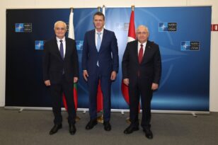 Milli Savunma Bakanı Güler, Romanya ve Bulgaristan savunma bakanlarıyla bir araya geldi