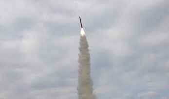 Trump’ın Güney Kore ziyaretinin hemen öncesinde Kuzey Kore’den yeni füze denemesi