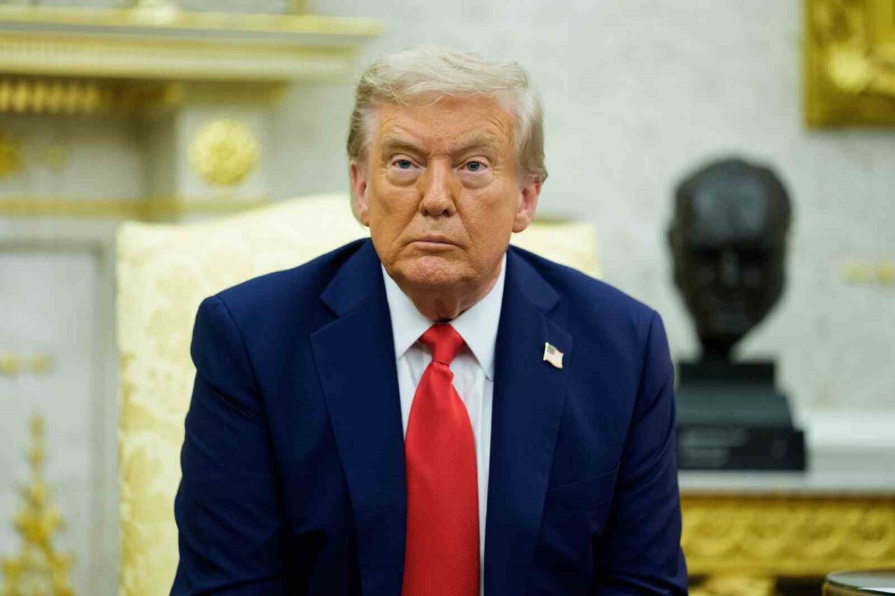 Trump’tan ABD hükümetinin kapalı kalmasına eleştiri: “Demokratlar yüzünden ABD askerine maaş ödenemeyecek”