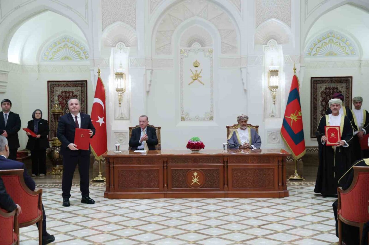 Türkiye ve Umman arasında 16 belge imzalandı
