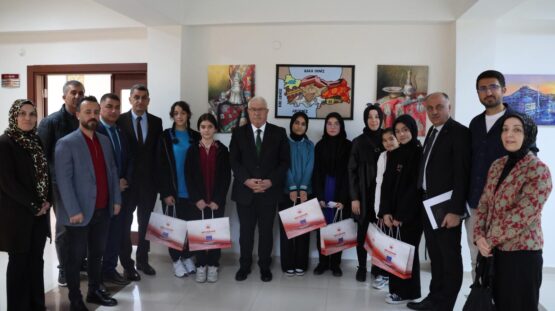 “Köklü Geçmişten Güçlü Cumhuriyete” Konulu Yarışmada Ödüller Sahiplerini Buldu
