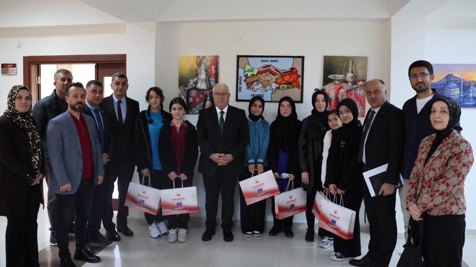 “Köklü Geçmişten Güçlü Cumhuriyete” Konulu Yarışmada Ödüller Sahiplerini Buldu
