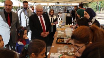 Okullarda ‘Gazze İçin El Ele’ Kermesleri Düzenledi