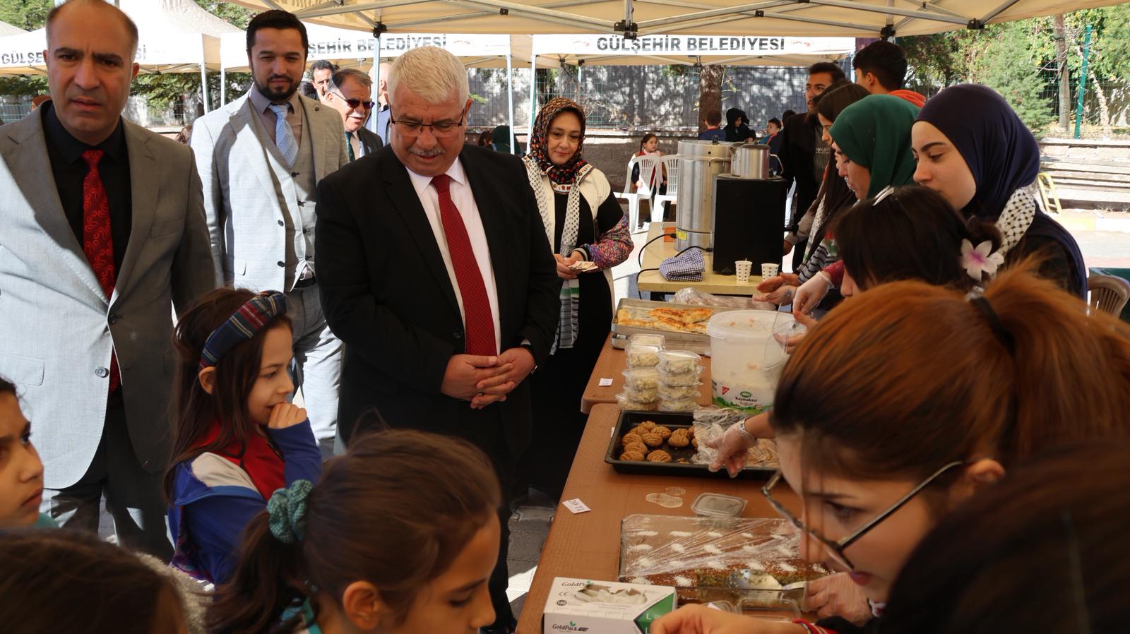 Okullarda ‘Gazze İçin El Ele’ Kermesleri Düzenledi