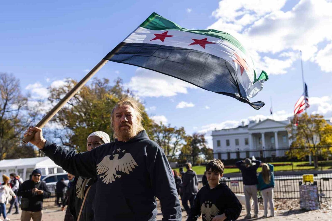 ABD’deki Suriyelilerden eş-Şara’ya sevgi gösterisi