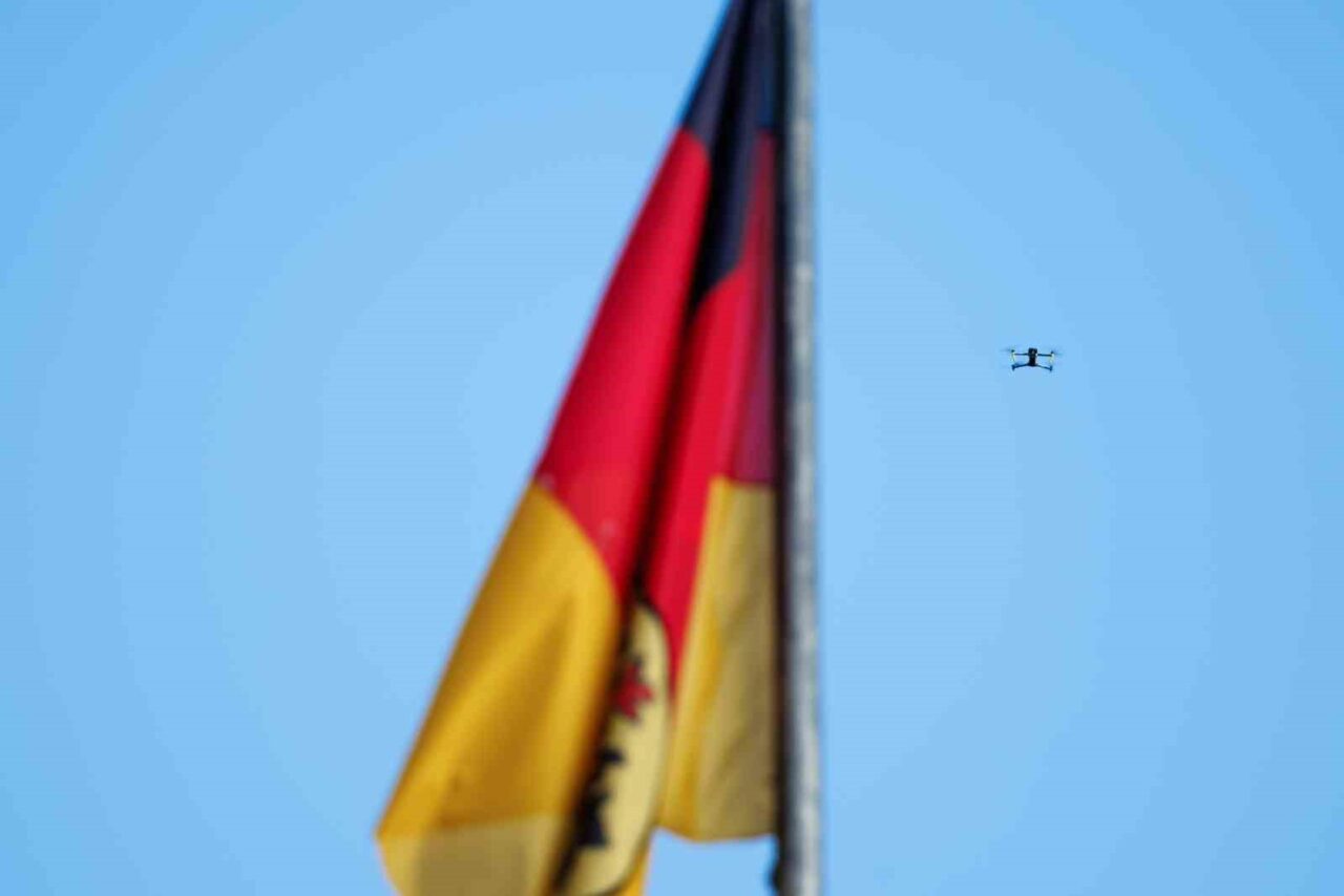 Alman polisine dron tehditleriyle mücadele için 80 milyon euro ödenek
