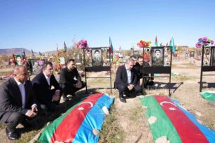 BBP Genel Başkanı Destici, Ağdam’da şehitliği ziyaret etti