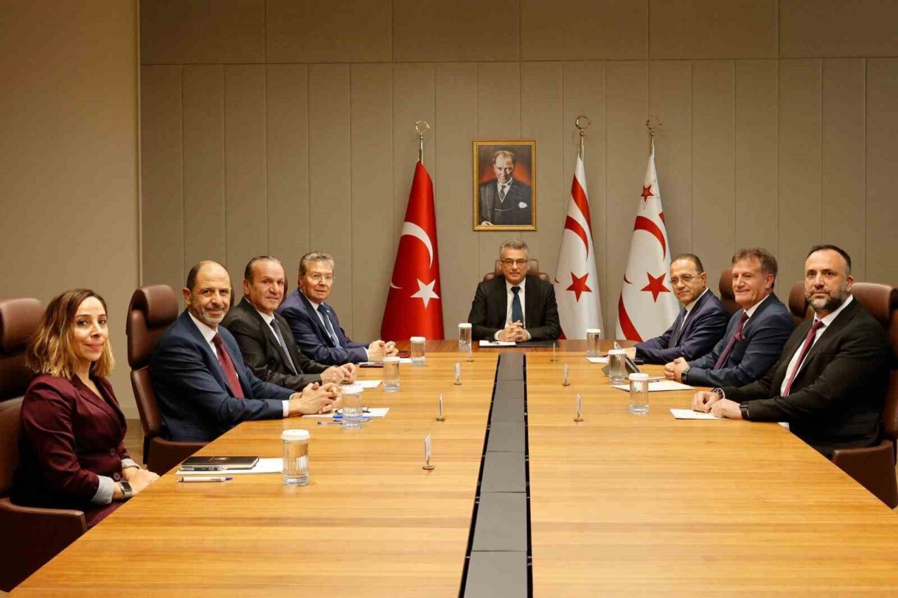 Erhürman siyasi parti liderlerini kabul etti