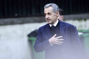 Eski Fransa Cumhurbaşkanı Sarkozy’nin hakkındaki 1 yıllık hapis cezasına temyiz başvurusu reddedildi