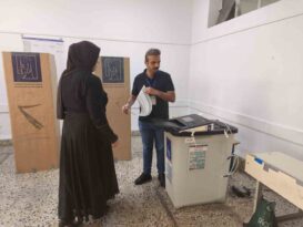 Irak halkı parlamento seçimi için sandık başında