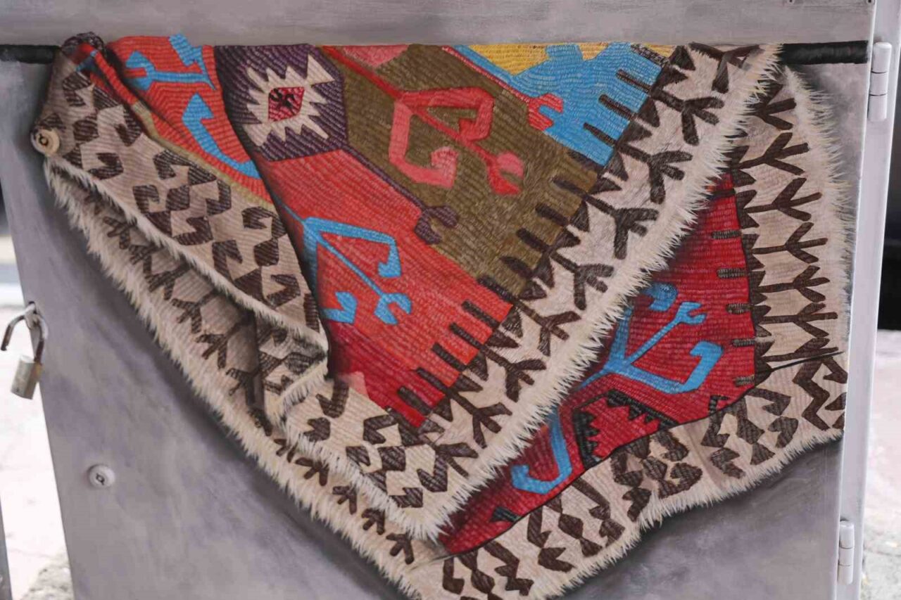 Kapadokya’nın elektrik panoları sanatla renklendi