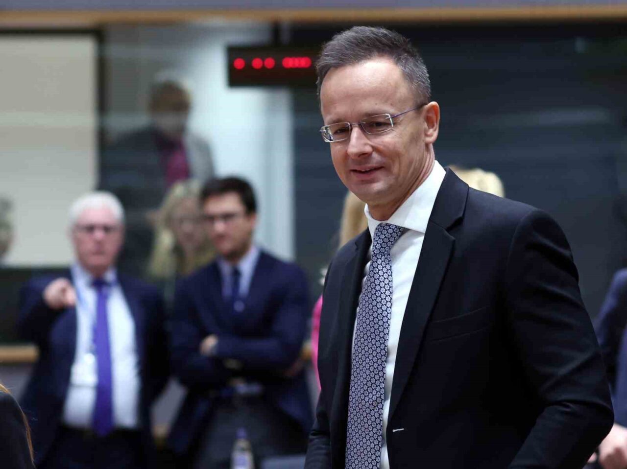 Macaristan Dışişleri Bakanı Szijjarto: “AB, Ukrayna’ya yapılan ödemeleri derhal durdurmalı”