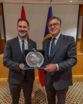 Mehmet Dinler’e Romanya–Türkiye Dostluğuna Katkı Plaketi Verildi