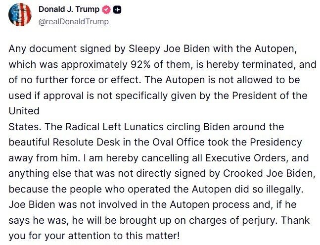 Trump, Selefi Biden’ın kendisi tarafından imzalanmadığını öne sürdüğü tüm başkanlık kararnamelerini iptal etti