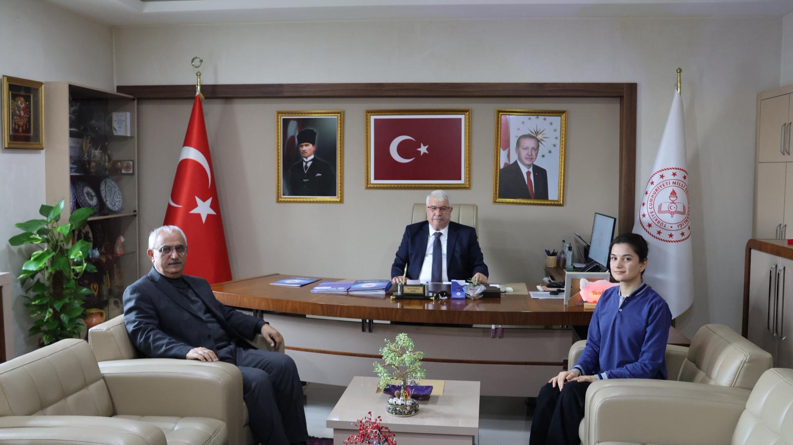 TEKNOFEST 2025’te Gurur Veren Başarının Kahramanlarından İl Millî Eğitim Müdürüne Ziyaret