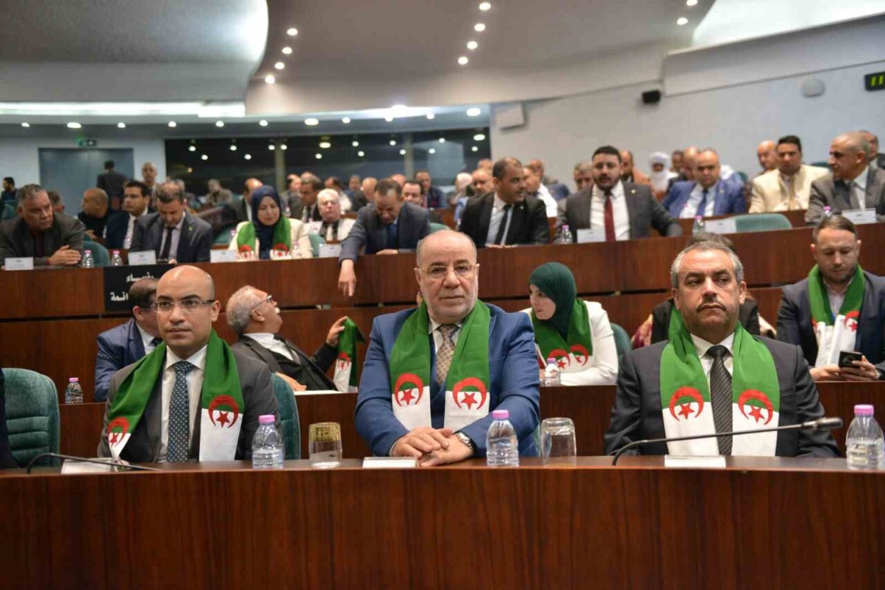 Cezayir’de Fransız sömürgeciliğini suç ilan eden yasa tasarısı oybirliği ile kabul edildi