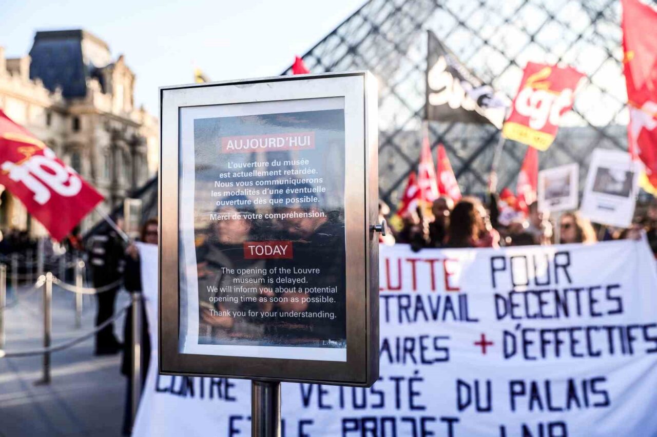 Louvre Müzesi grevi uzatma kararı aldı