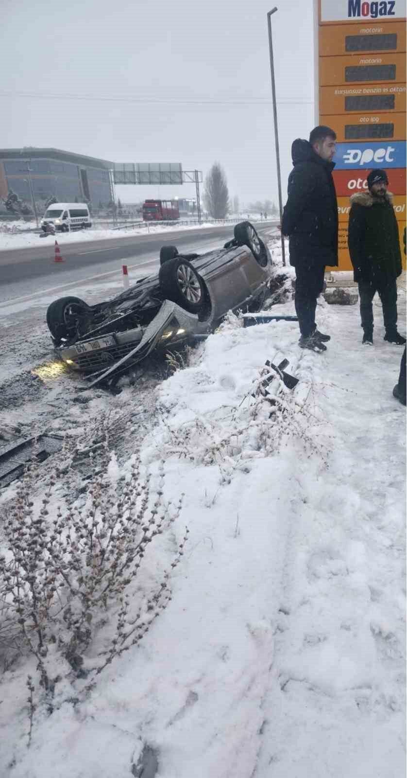 Nevşehir’de kontrolden çıkan otomobil takla attı: Kaza anı kamerada