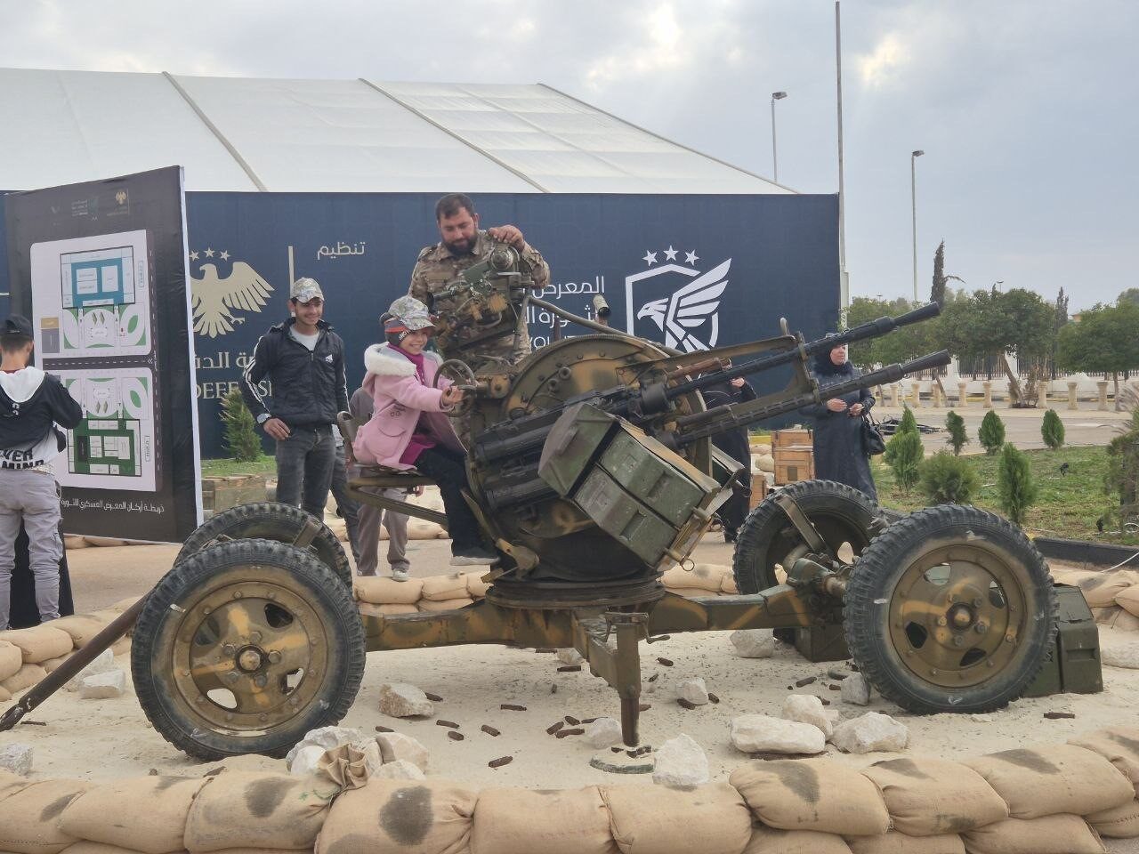 Şam’da “Suriye Devrimi Askeri Fuarı” ziyaretçilere kapılarını açtı
