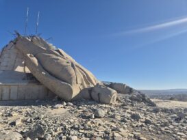 Suriye’de halkın yıktığı Hafız Esad’ın dev heykelinden geriye enkazı kaldı