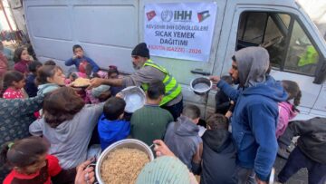 Nevşehirli hayırseverlerin Gazze’ye sıcak yemek desteği sürüyor