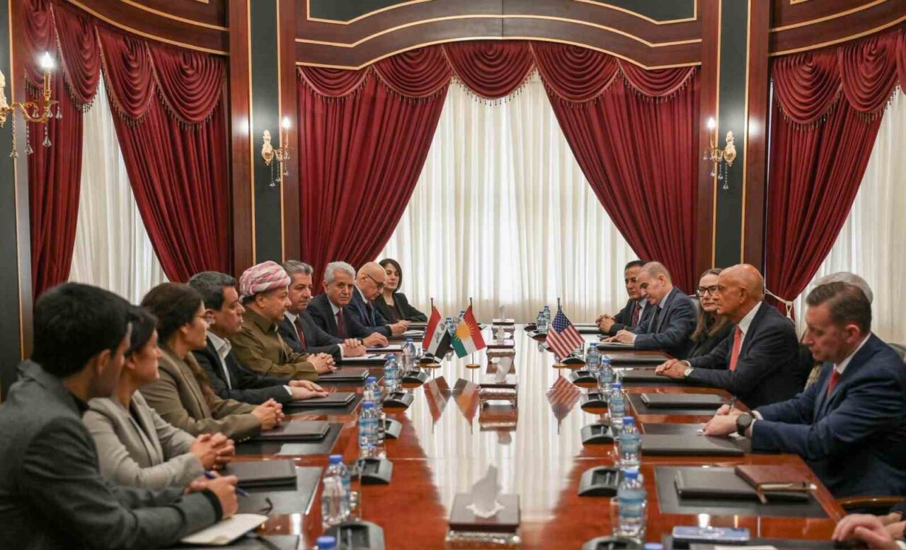 ABD’nin Suriye Özel Temsilcisi Barrack, Erbil’de terör örgütü SDG elebaşı Abdi ile bir araya geldi