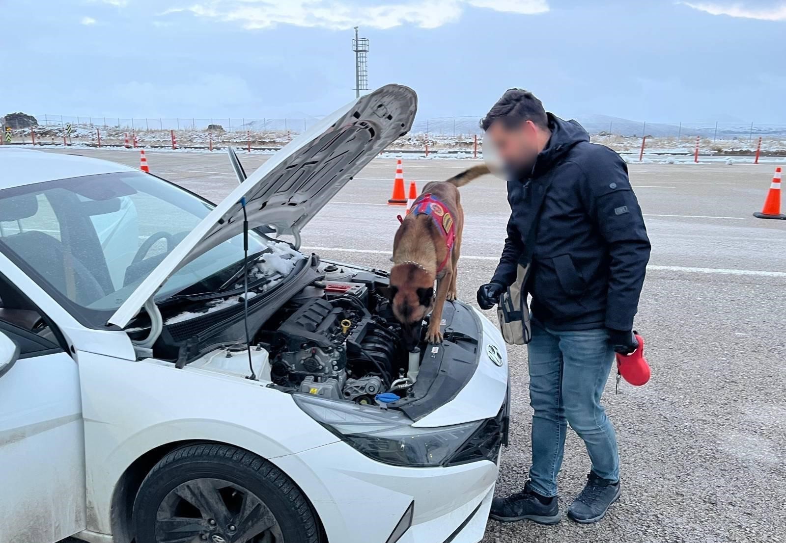 Nevşehir’de Otoyol Kontrolünde Sentetik Ecza Operasyonu: 2 Şüpheli Hakkında Adli Soruşturma