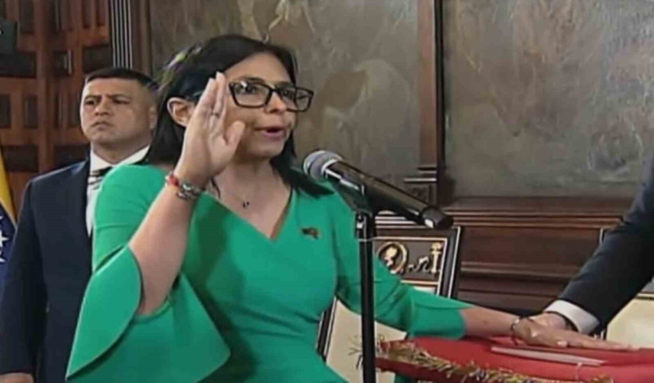 Delcy Rodriguez, Venezuela’nın geçici Devlet Başkanı olarak yemin etti