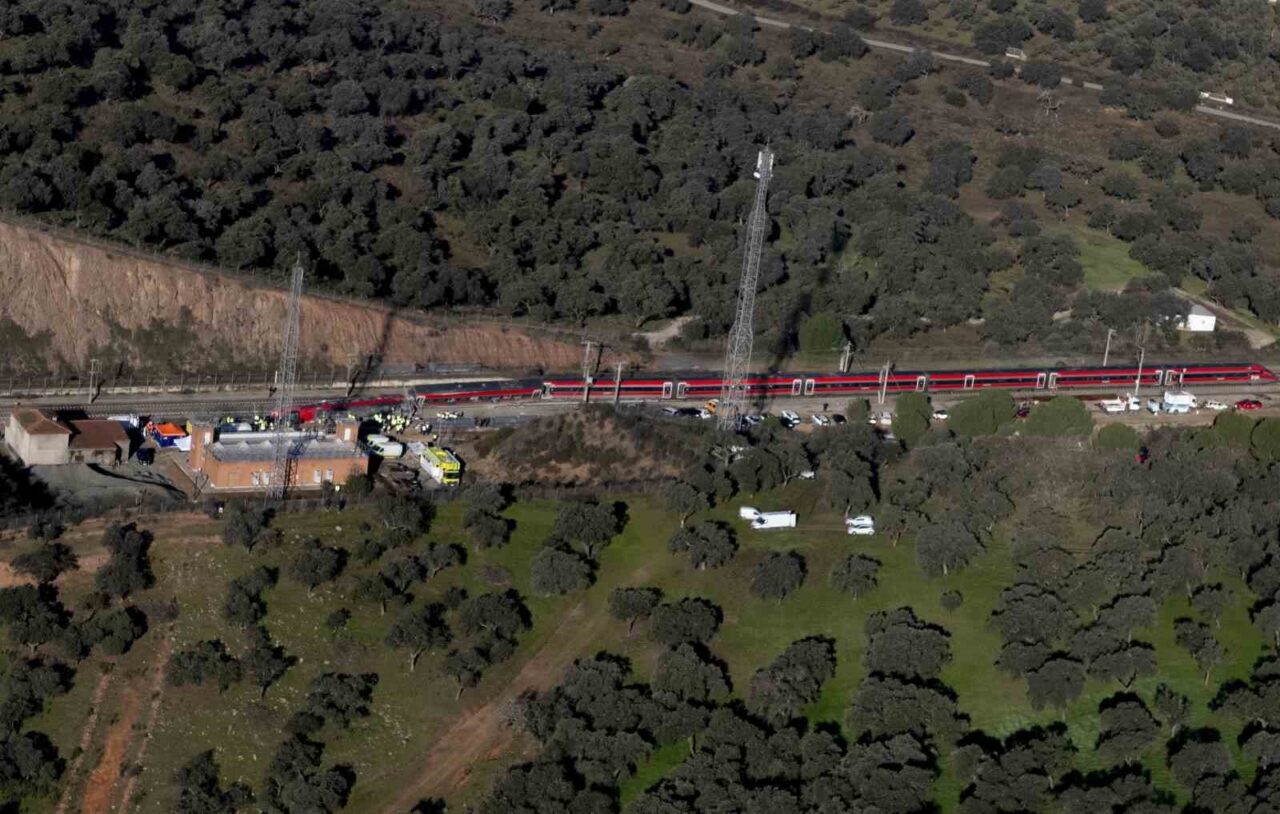 İspanya’da hızlı trenlerin çarpıştığı kazada ölü sayısı 41 oldu