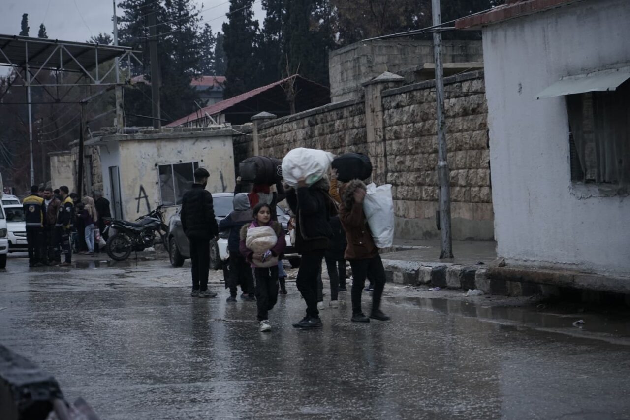 Suriye’de terör örgütü SDG’ye yönelik muhtemel saldırı öncesinde sivillerin tahliyesi sürüyor