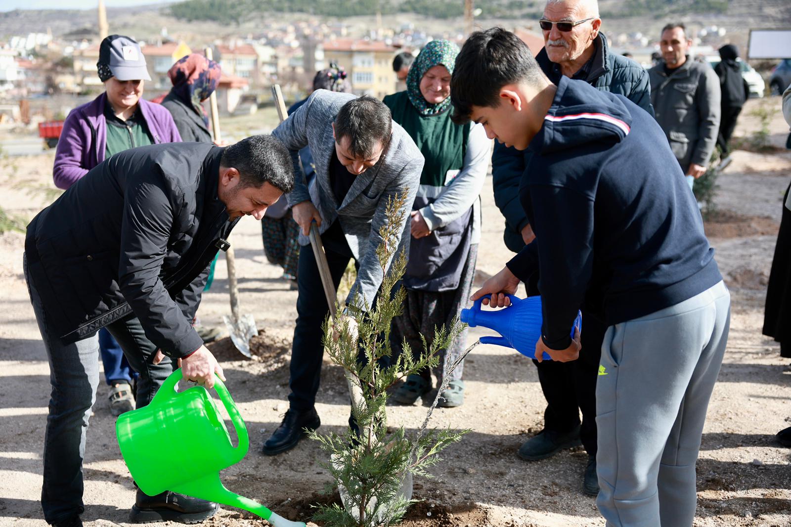 Nevşehir’de Binlerce Fidan Toprakla Buluştu