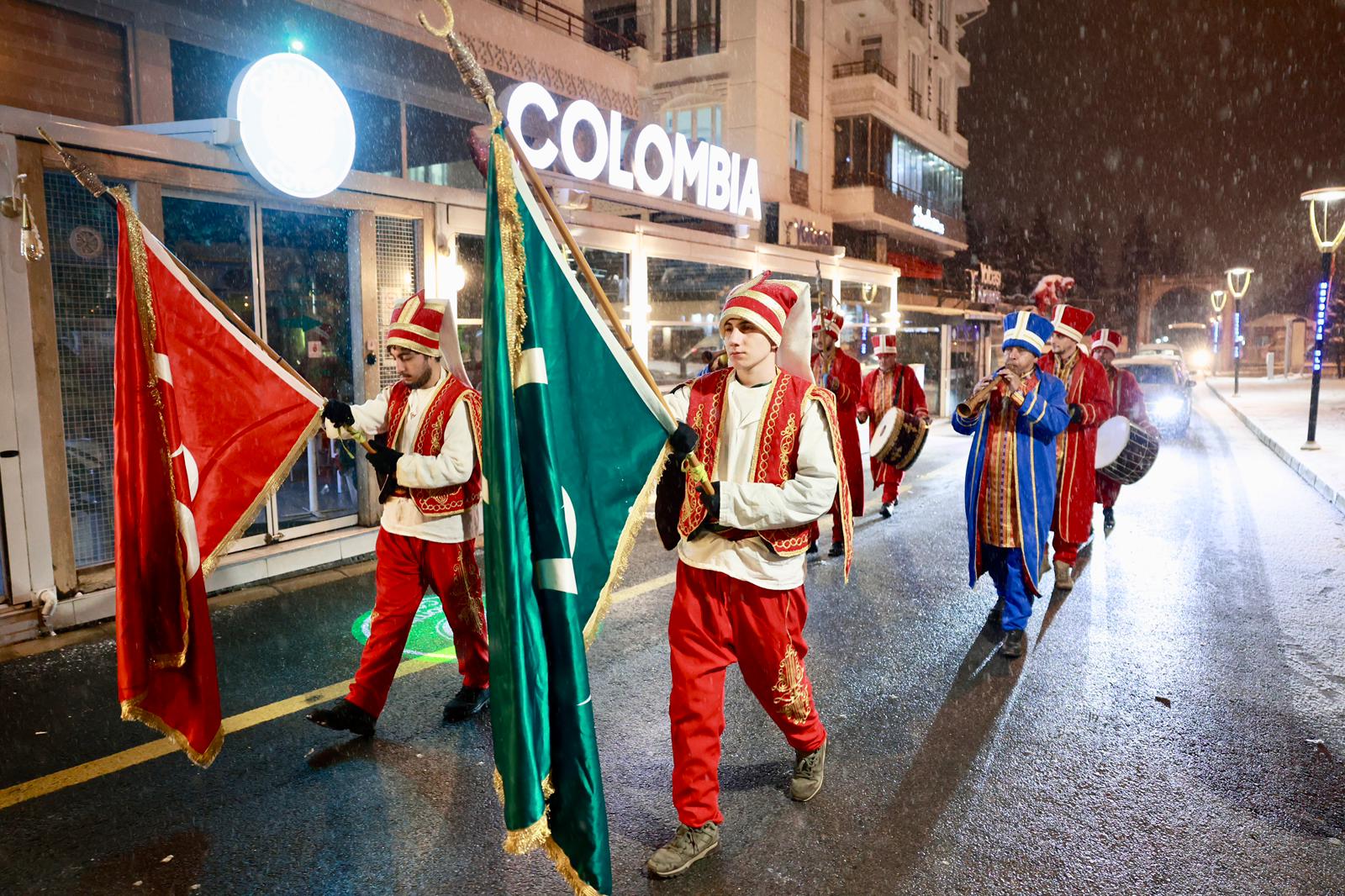 Mehteran Takımı Marşlar Çalarak Osmanlı Geleneğini Sürdürüyor