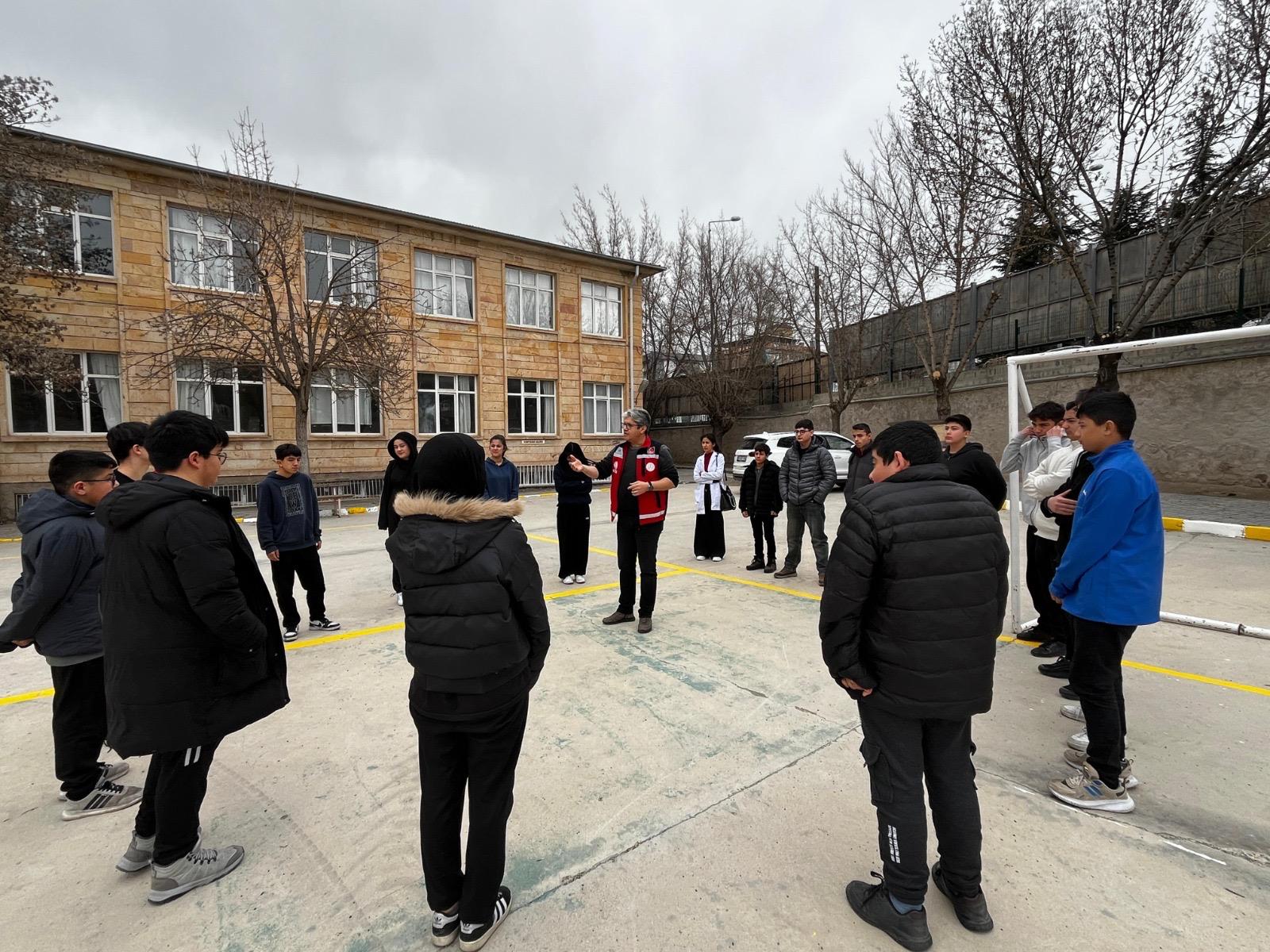 Deprem Farkındalığı ve Tahliye Tatbikatı Etkinlikleri Gerçekleştirildi