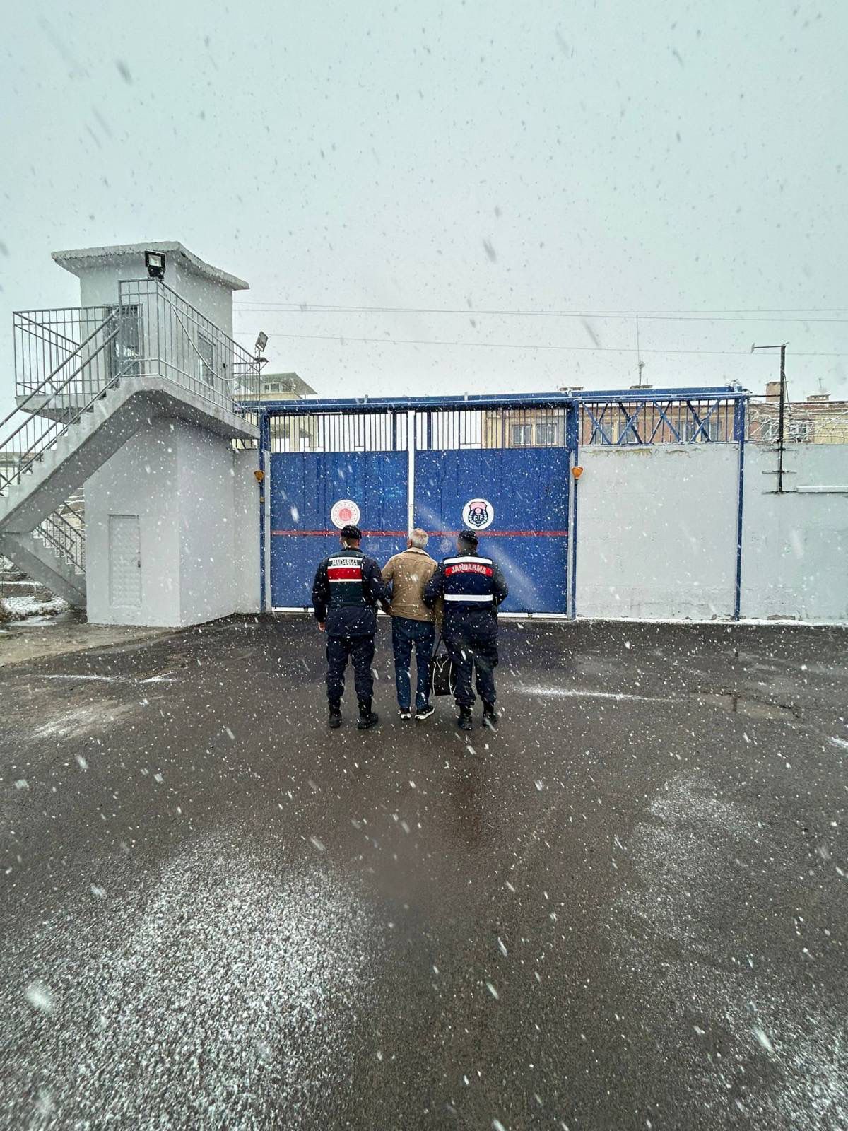 Nevşehir’de Aranan 2 Şahıs Jandarma Operasyonuyla Yakalandı