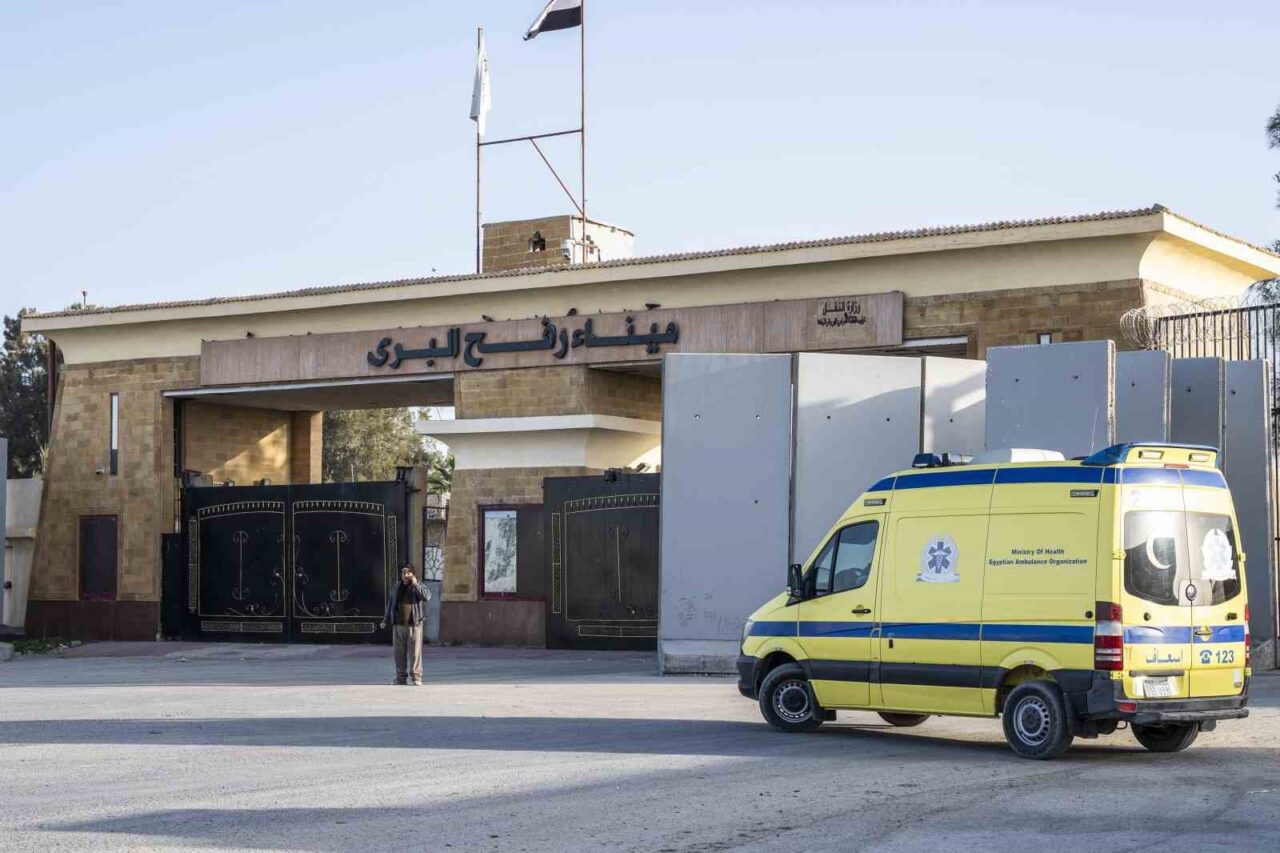 AB yetkilisi: “Refah Sınır Kapısı’ndan dün çift yönlü 25’er kişi geçiş yaptı”